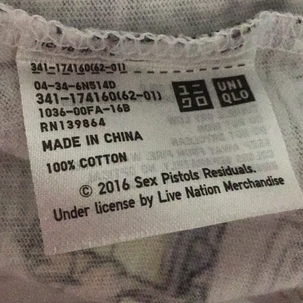 NWT Sex Pistols 2016 Uniqlo Comic Tee Shirt Size Medium White with Multi HTF - Picture 8 of 8